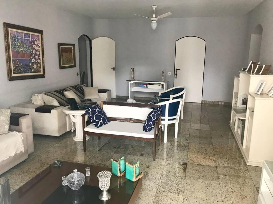 Amplo Apartamento, Moderno, Ventilado, Impecavel. *